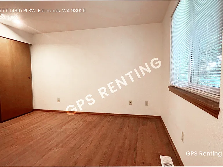5515 148th Pl SW — Photo 4