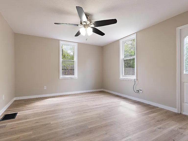 901 N Horace Ave — Photo 8