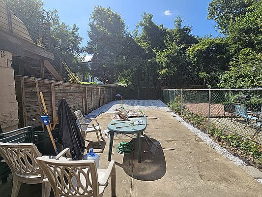 1st image of 762 Halsey St #1