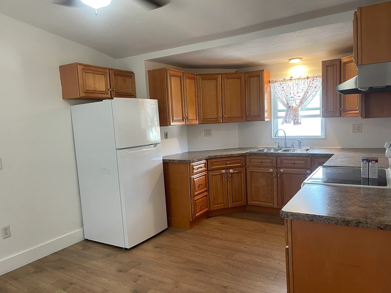 3 bed, 1700 sqft, $2,800 — Photo 4
