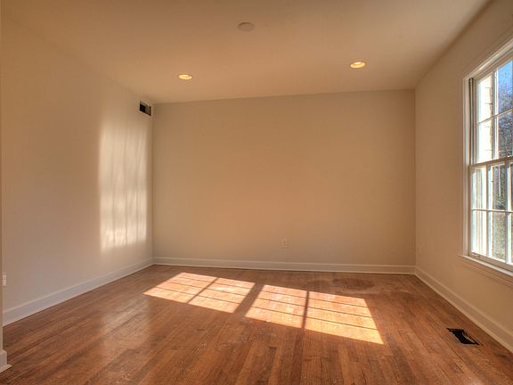 5th image of 5856 Brierdale Ave