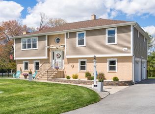 42 Eagle Dr, Dudley, MA 01571