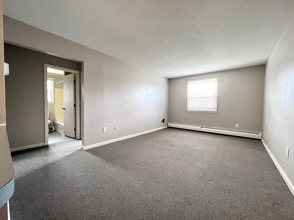 19 Bradford Dr Greenfield, MA Zillow Apartments for Rent in Greenfield