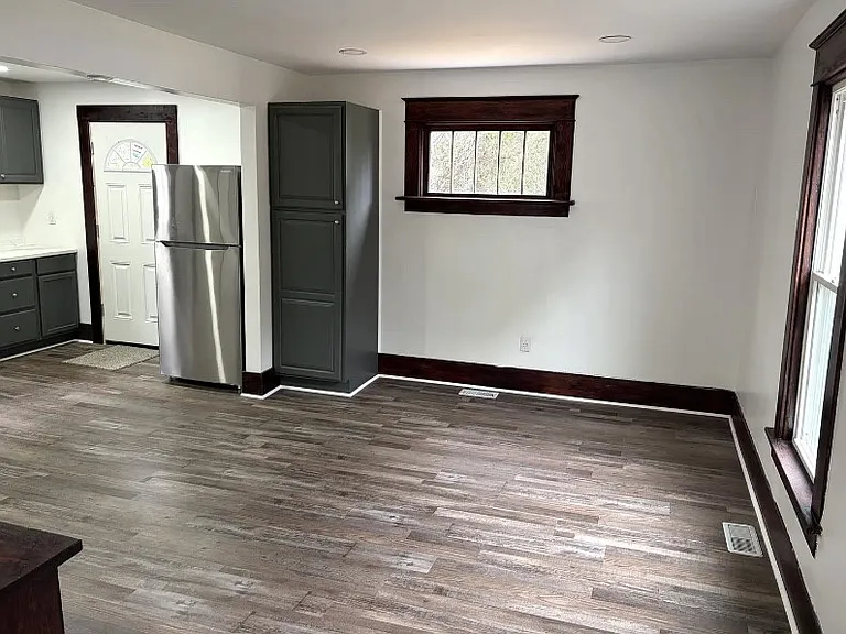 1248 E 22nd St — Photo 5