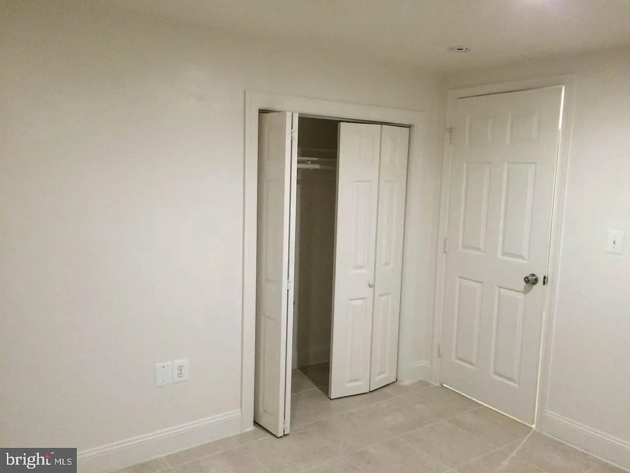 1 bed, 1.0 bath, 300 sqft, $750 — Photo 2