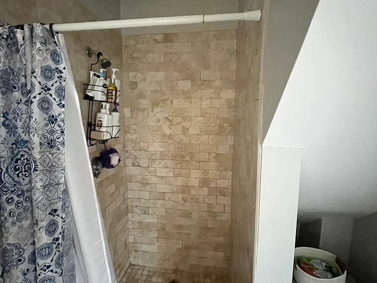 219 W 2nd St #2 — Photo 35