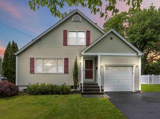 7 Evelyn Rd, Roseland, NJ 07068