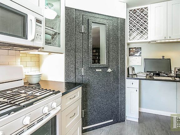 4th image of 210 Broadway Unit J701