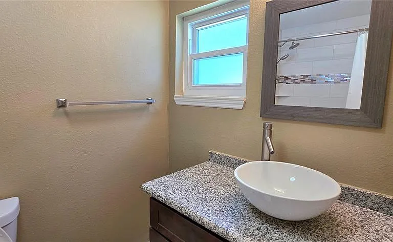 4743 Larchmont Ct — Photo 24