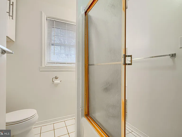 1138 W Lombard St — Photo 12