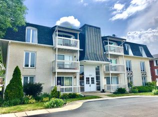 10309 Circle Dr APT 304, Oak Lawn, IL 60453