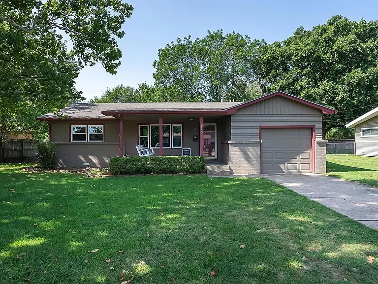 843 N Brownthrush Ln — Photo 1