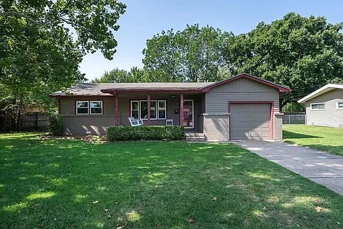 843 N Brownthrush Ln Photo 1
