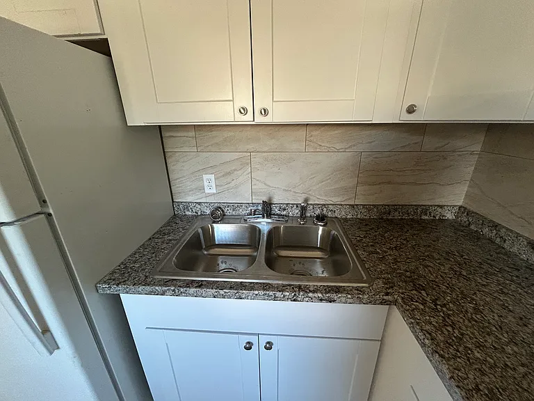 10415 Alma St #B — Photo 6