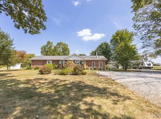 1112 N County Rd, Mascoutah, IL 62258