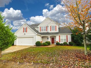 9826 Back Acre Dr, Charlotte, NC 28213