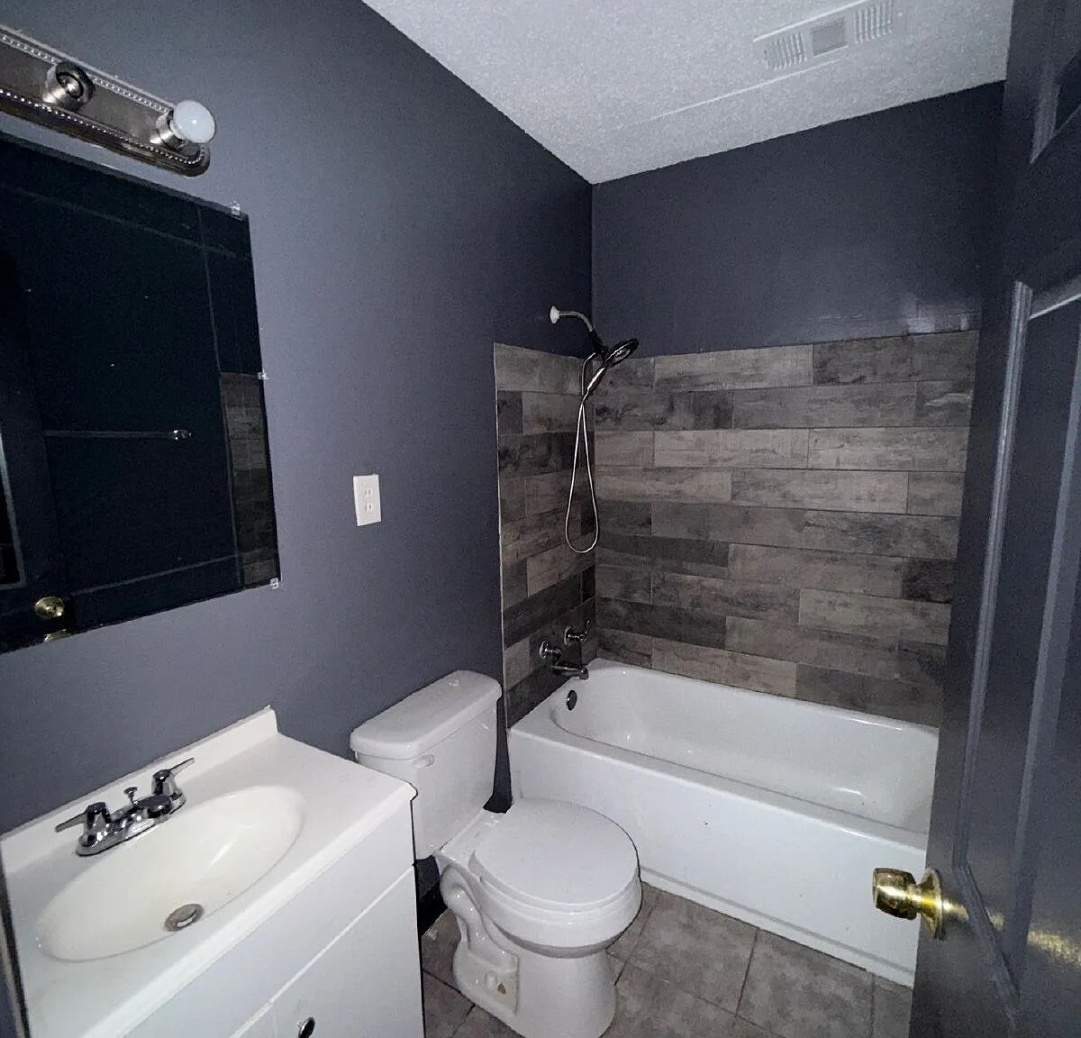 3 bed, 1.5 bath, 1030 sqft, $1,400 — Photo 4