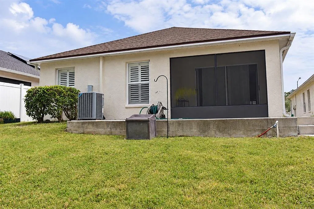 3 bed, 2.0 bath, 1732 sqft, $2,200 — Photo 3