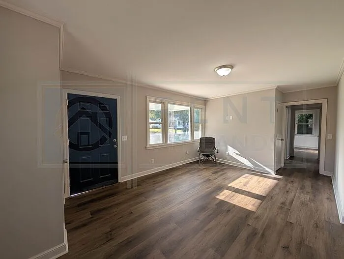 2307 Vine St — Photo 16