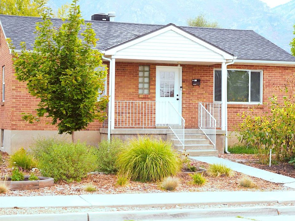 Front view of the property.
