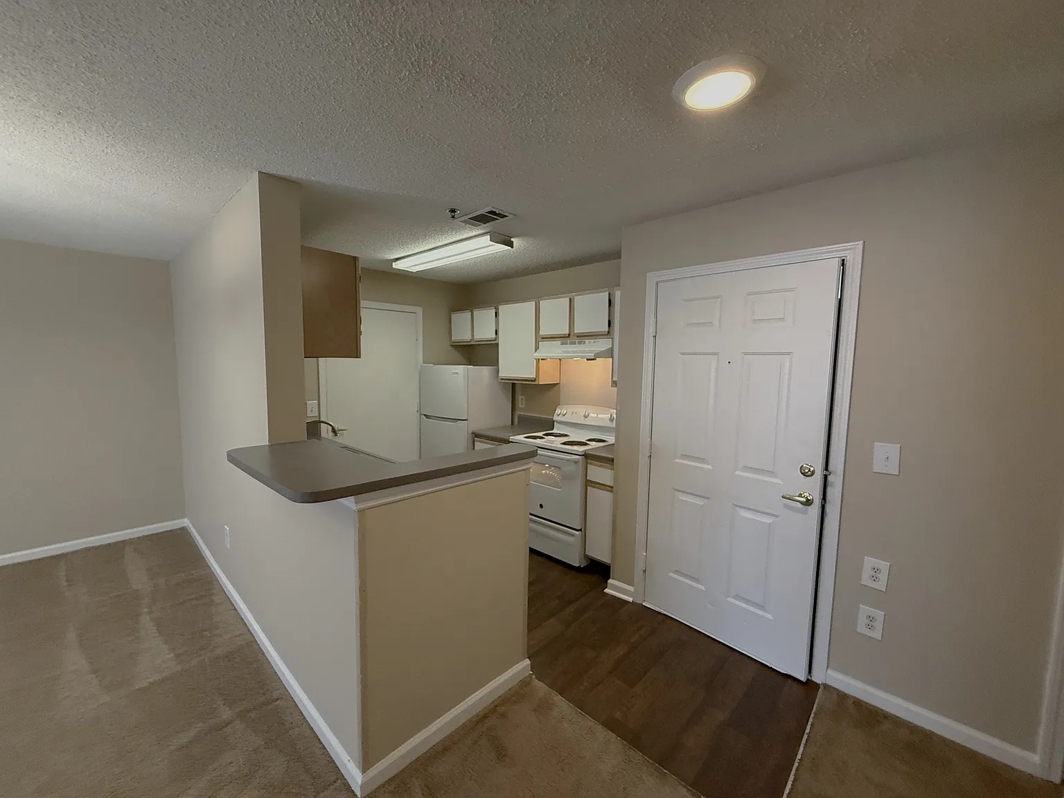 Bellewood Park Apartments — Photo 3