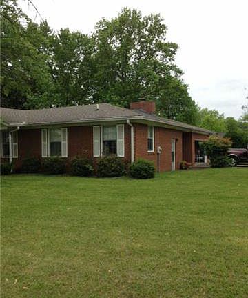 3rd image of 2327 Richmond Ave