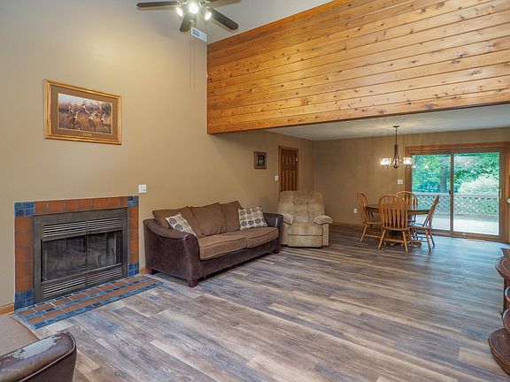 33100 Fish Hatchery Rd-104