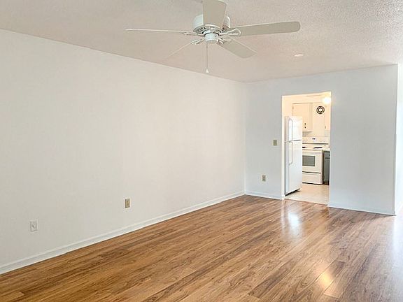 3rd image of 706 E Minnesota Ave APT B