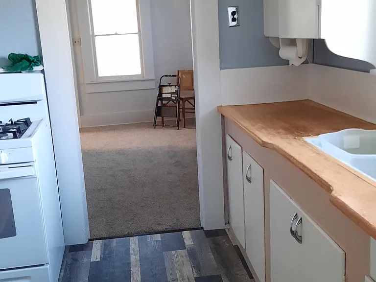 413 Pardee Ave — Photo 5