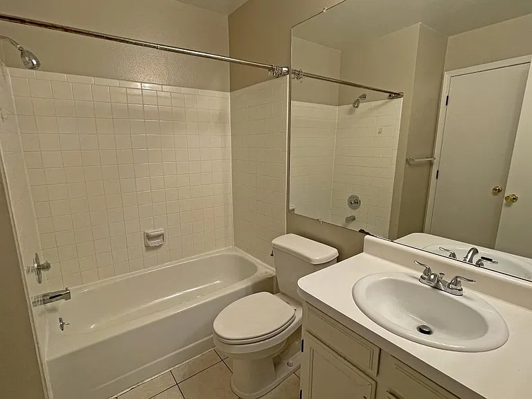 3426 Queen Anne Way — Photo 16