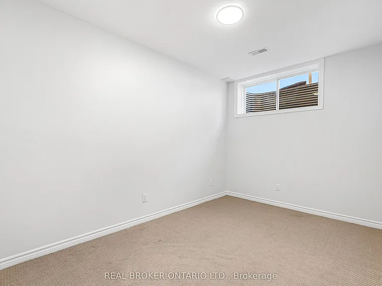43 Claridge Dr — Photo 28
