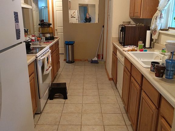 2nd image of 335 Hollyberry St