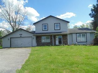 61 Spring Creek Cir, Rochester, NY 14612