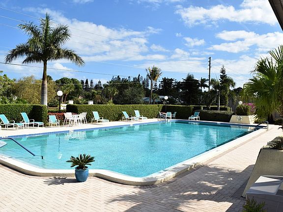 3rd image of 1800 SE Saint Lucie Blvd APT 11-308