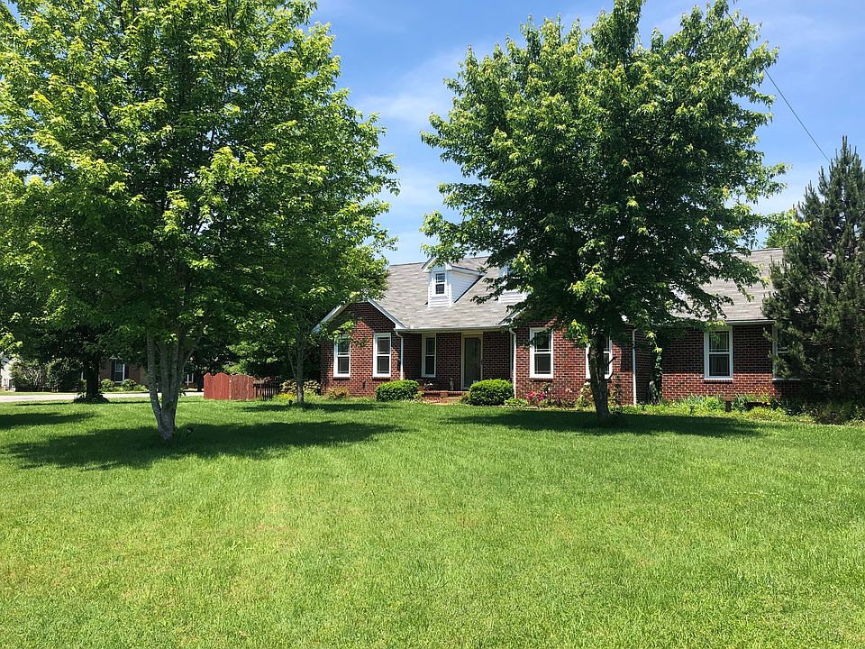 1st image of 2822 Biggers Dr