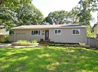 260 Manhattan Blvd, Islip Terrace, NY 11752