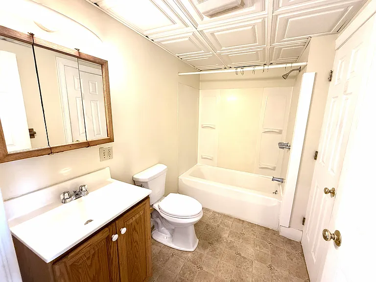 128 Hammond St #8 — Photo 2