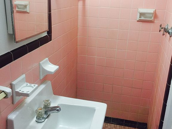 5th image of 338 7th St N APT 3