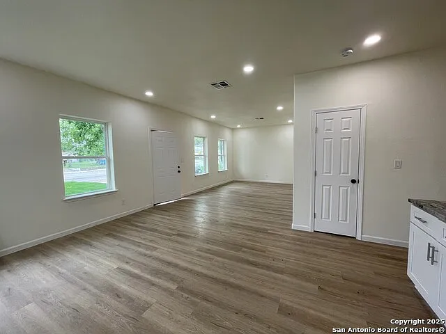 610 Pecan Valley — Photo 6