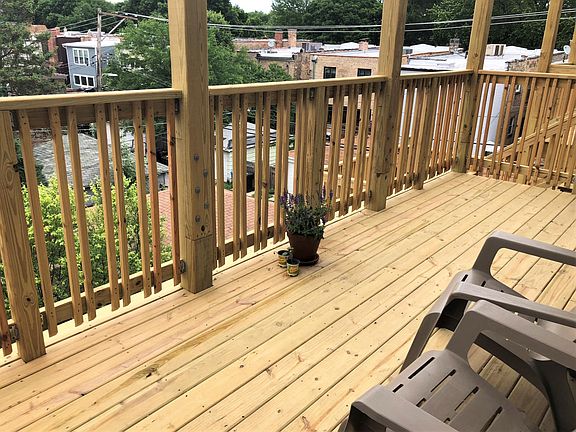 4th image of 2254 W Berteau Ave #3