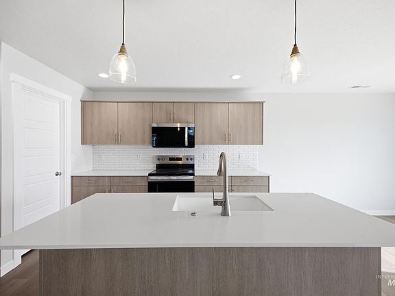 3rd image of 2072 S Summerson Way