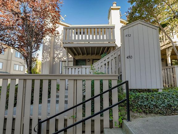 3rd image of 452 Coyote Creek Cir