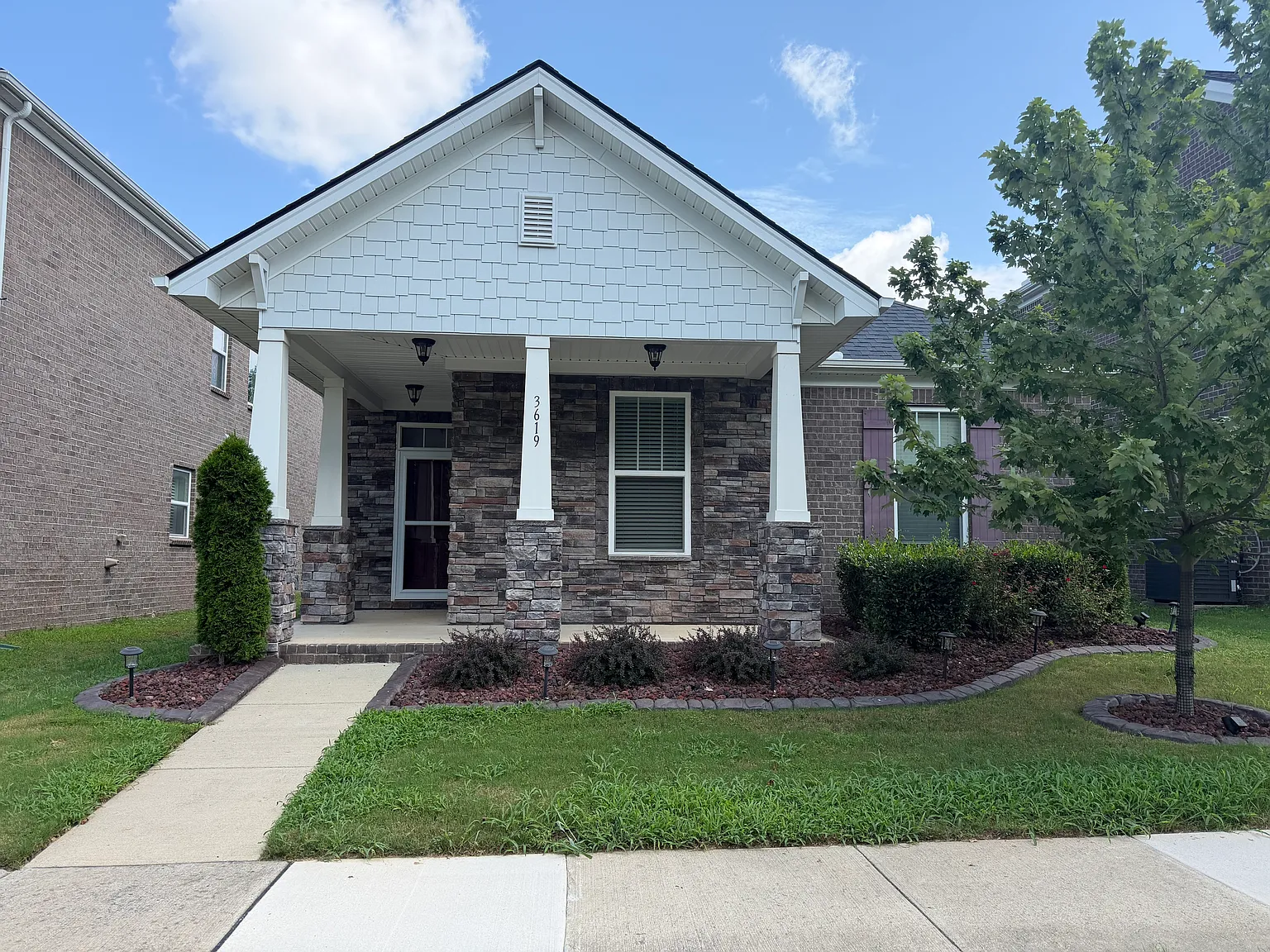 3 bed, 1500 sqft, $2,500 — Photo 2