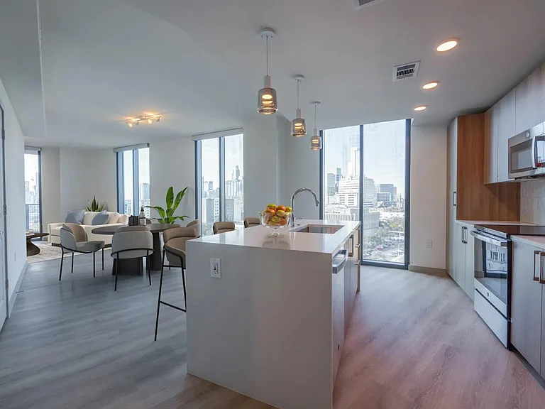 649 Sabine St #808 — Photo 8