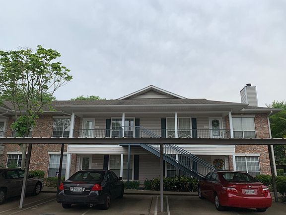 2nd image of 521 Versailles Blvd APT G