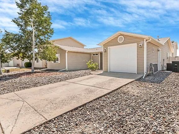 3rd image of 378 Kathleen Cir