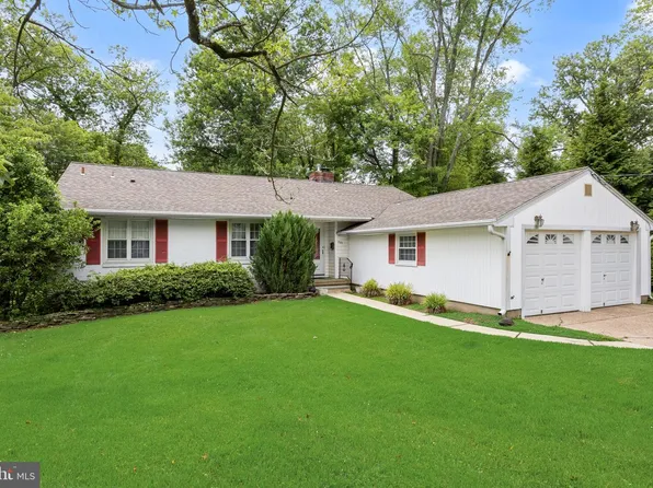 223 Dickens Ct, Cherry Hill, NJ 08034