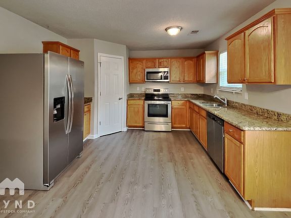5th image of 6132 Hickory Lane Dr