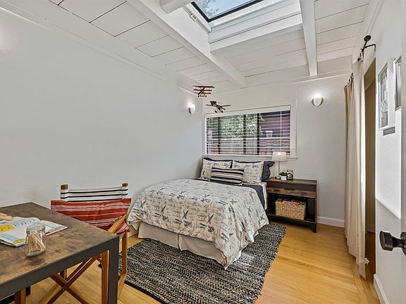 3rd image of 44 McAllister Ave