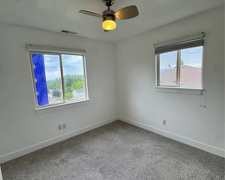 675 E 500 N — Photo 16